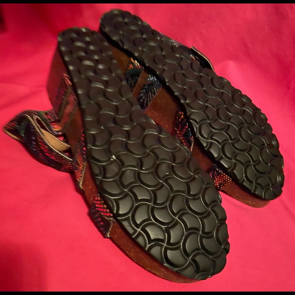 Spring Step Sandals multi-colored w/2” wedge heel, size 42 - Picture 6 of 6